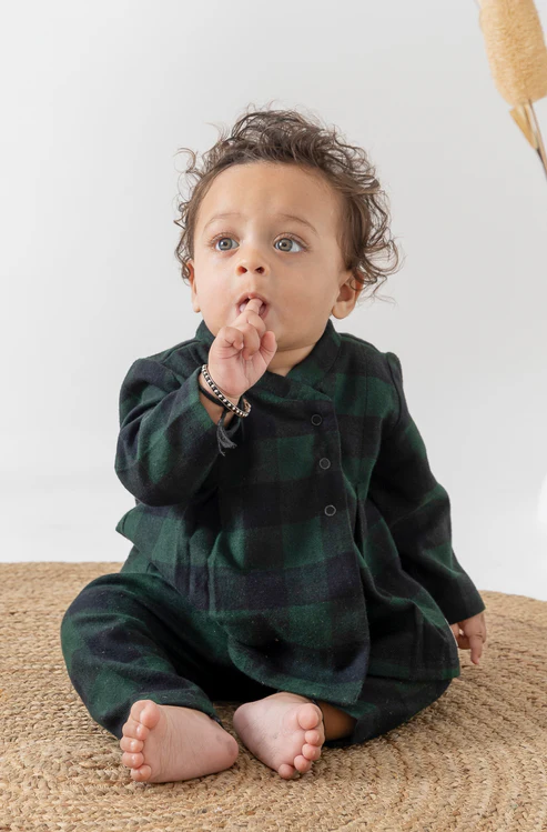 TiberTaberUnisexGreenChecksFlexiKimono_TTB24143_Green_Mood1_0f738816-bd51-430f-8370-8fa21b3862f8