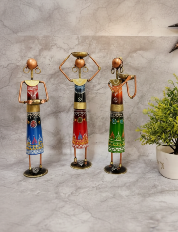 Metal Tribal Lady Figurine Set Decorative Showpiece